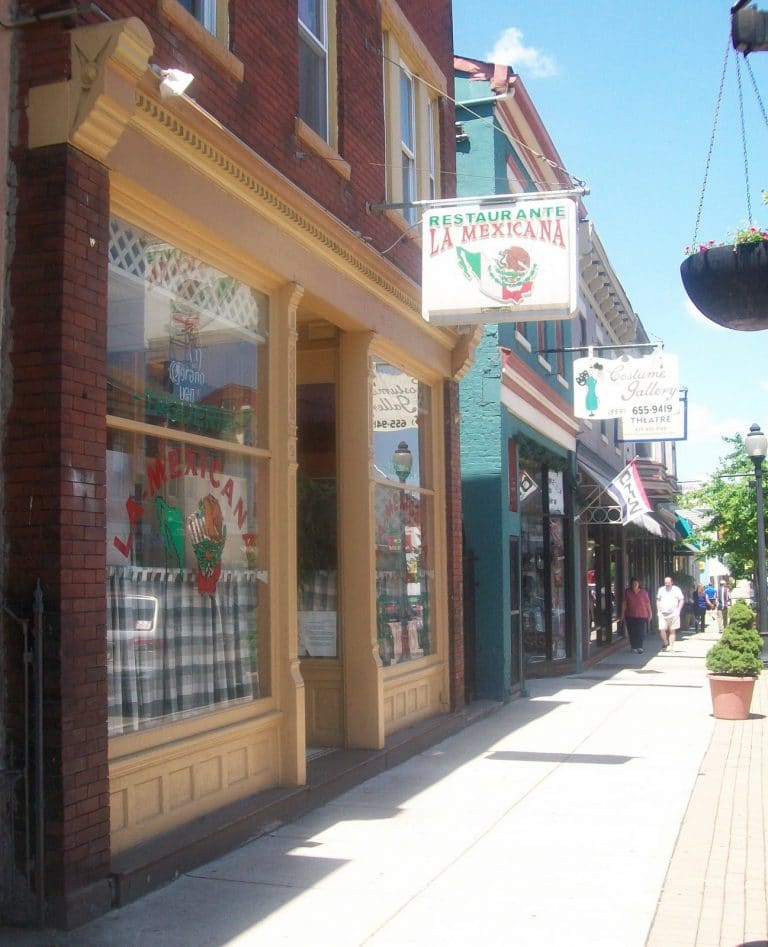 La Mexicana Review
