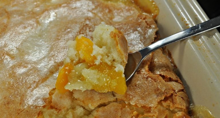 Mom’s Magic Peach Cobbler Recipe