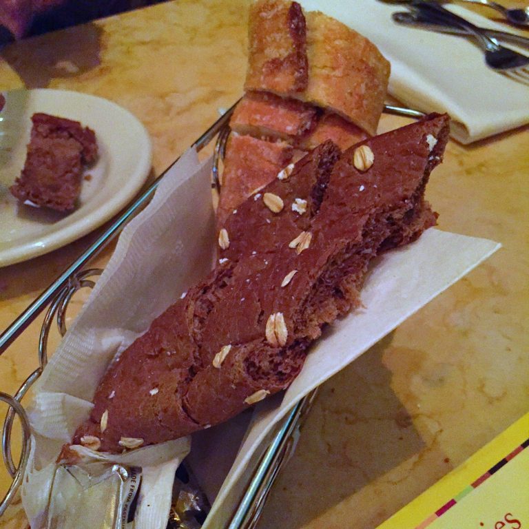 Restaurant Review: Cheesecake Factory, Kenwood Mall