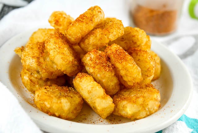 Taco John's Potato Oles are my one of my favorite Iowa treats. I ate them ALL THE TIME in college! They make tater tots salty, sweet, spicy and delicious! #tacojohns #copycatrecipe