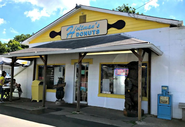 Food Hussy Explores Milford, OH!
