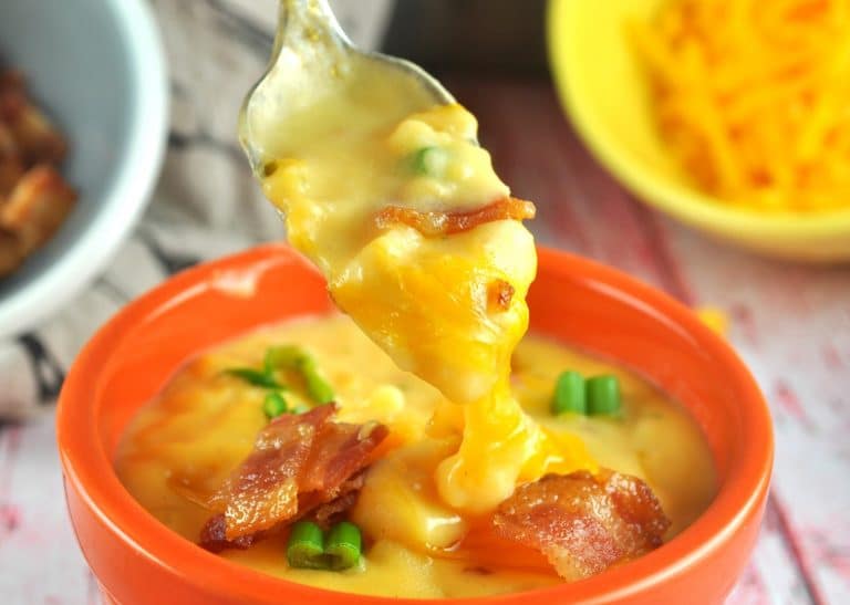 Quick & Easy Recipe: Loaded Potato Soup & Cheesy Bacon Biscuit Bites!