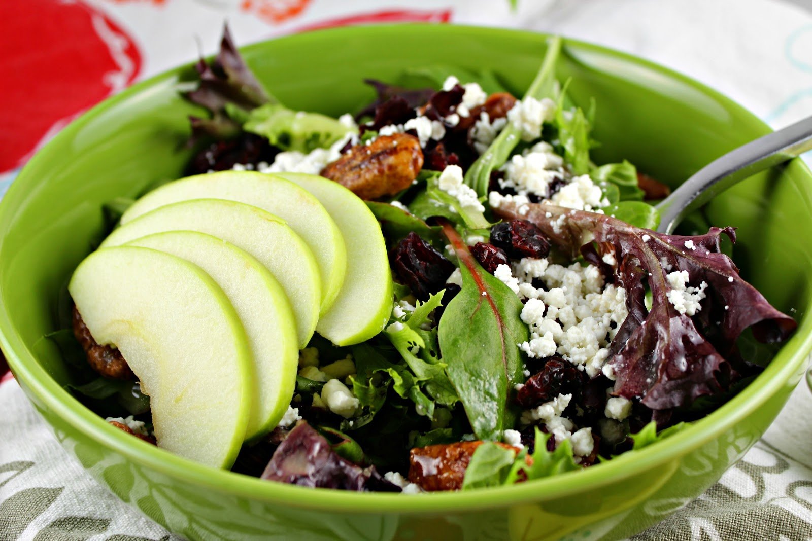 apple goat cheese salad