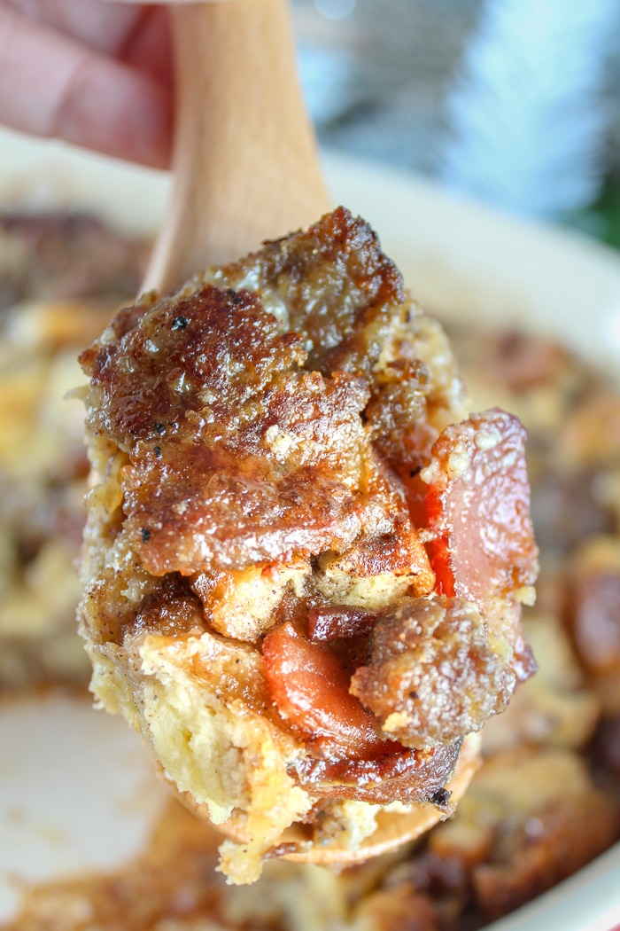 If you’ve got a crowd for breakfast, this French Toast Bake is just the dish! It’s like french toast kicked up about 10 notches! Filled with maple deliciousness as well as bacon AND sausage – there will not be ANY leftovers. And…it is SUPER EASY!
 via @foodhussy