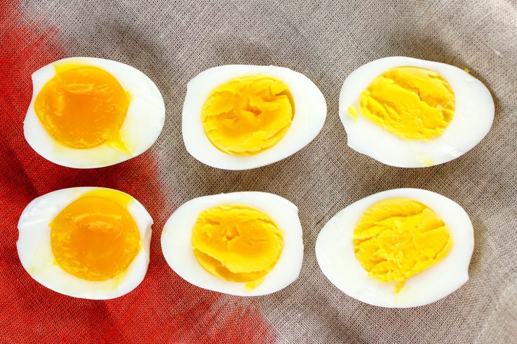 Air Fryer boiled eggs (hard boiled and soft boiled)