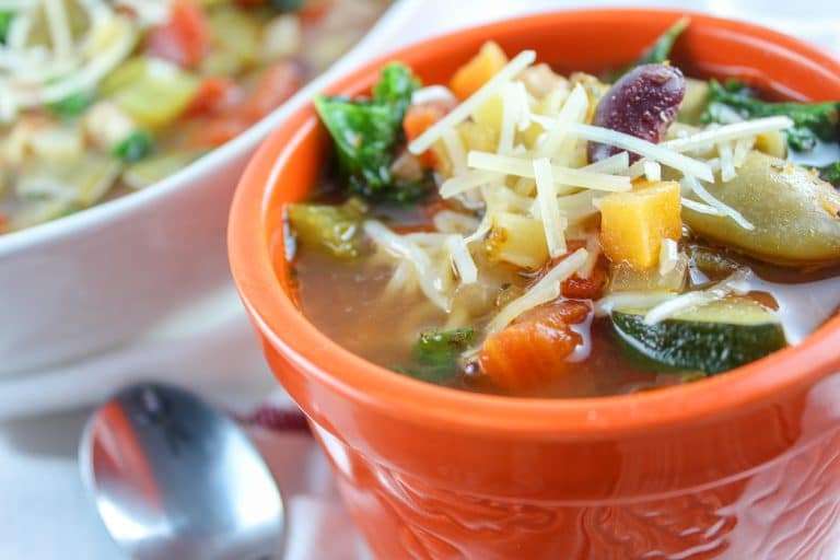 Copycat Olive Garden Minestrone Soup
