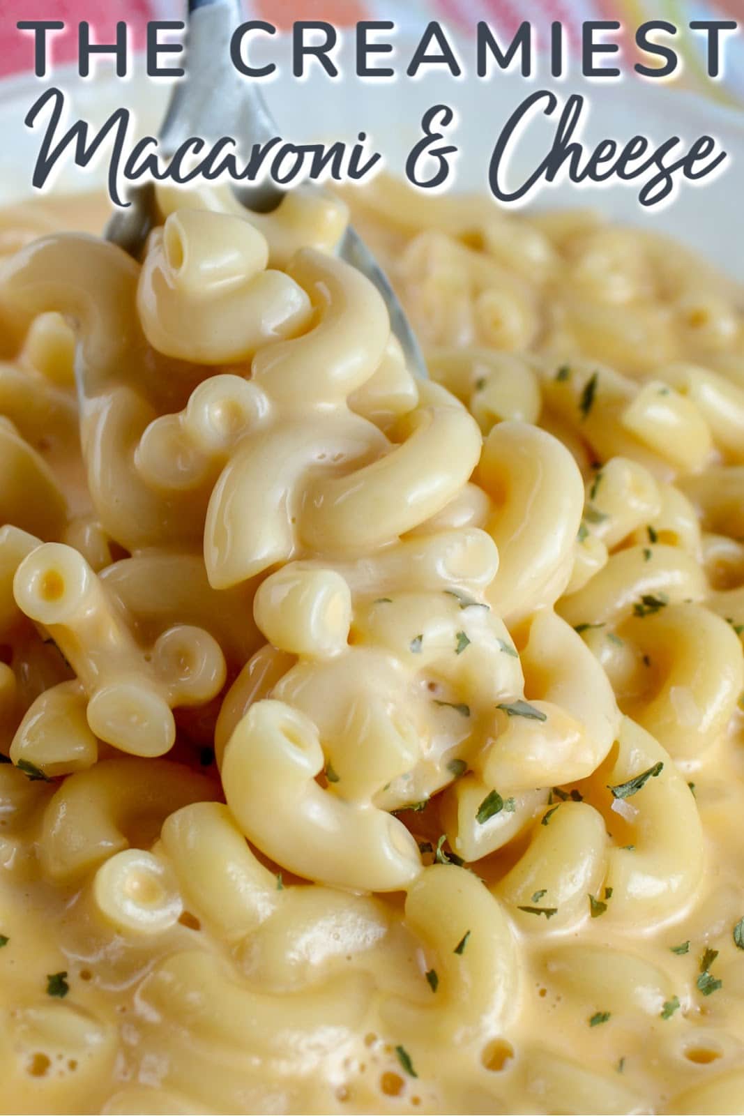 This is by far the creamiest macaroni and cheese you will ever try! It’s really easy and one pot – I love it! Plus with only 5 ingredients – it’s simple and will be on the table in just 20 minutes!
 via @foodhussy