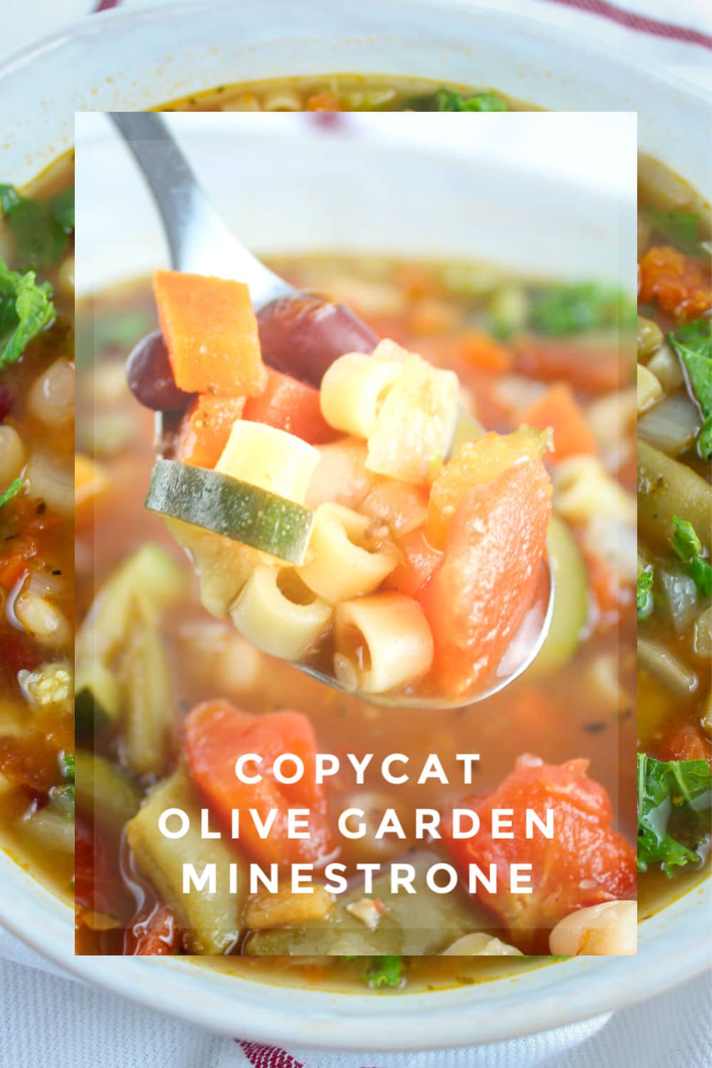 Olive Garden’s Minestrone soup is one of their staples and it’s so delicious. This soup is full of veggies like carrots, onions, celery, zucchini and tomatoes and even a little pasta!
 via @foodhussy