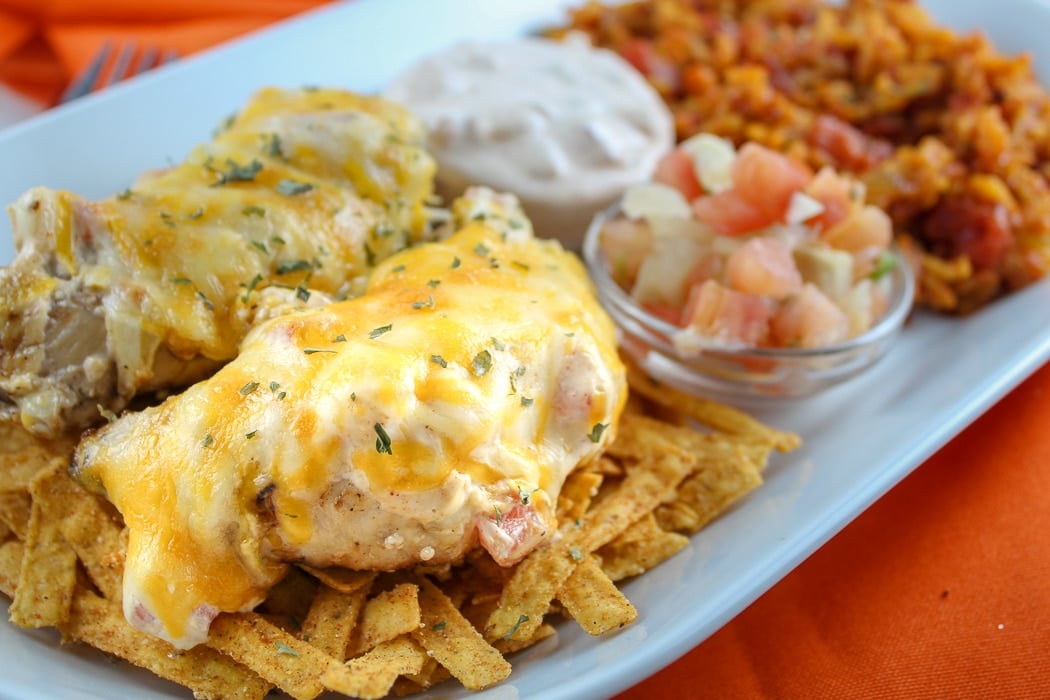 Applebee’s Fiesta Lime Chicken is a celebration of flavor! Grilled chicken with a zippy lime sauce, salsa ranch and cheese – with a side of Spanish Rice – it’s a delish dish!
