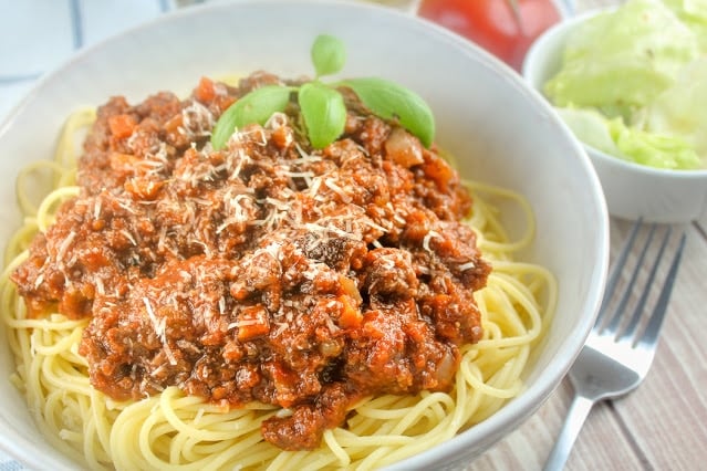Olive Garden is one of my favorite restaurants and I love to recreate their dishes at home and this recipe for their Meat Sauce is spot on! It's rich, thick and meaty perfection!