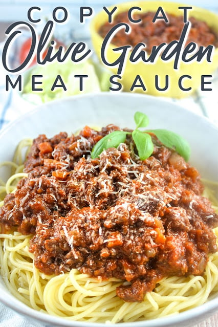 Olive Garden is one of my favorite restaurants and I love to recreate their dishes at home and this recipe for their Meat Sauce is spot on! It’s rich, thick and meaty perfection!
 via @foodhussy