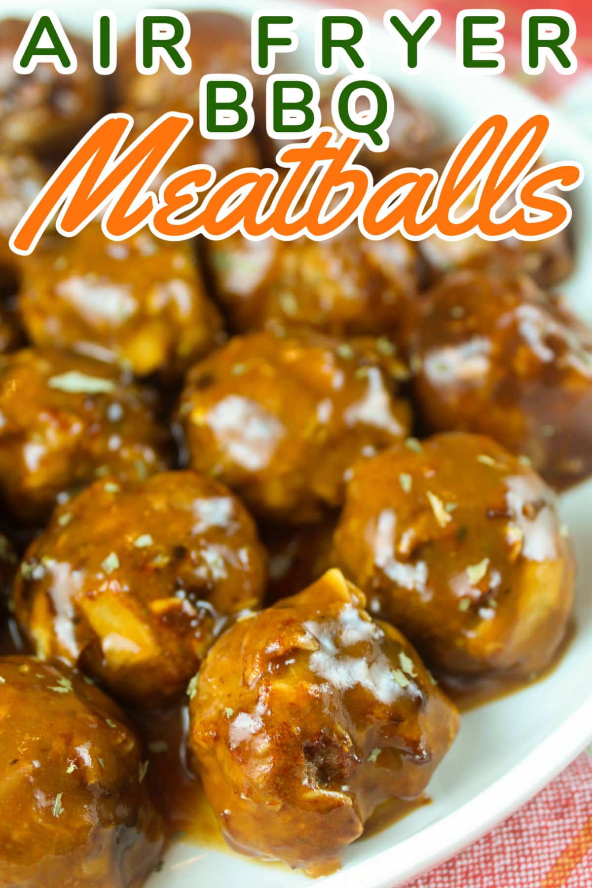 These Weight Watchers Meatballs are super healthy and range from 0-2 points on Weight Watchers (depending on your plan)! You wouldn't think something like BBQ Meatballs could be healthy! These are great on top of cauliflower rice or straight up with a toothpick and fresh veggies!  via @foodhussy