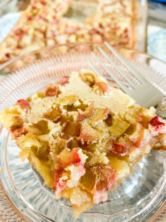 rhubarb dream bars