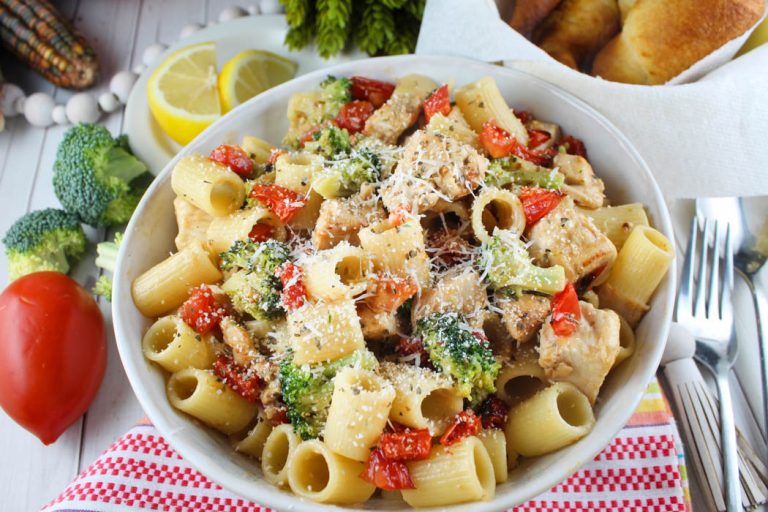 Copycat Cheesecake Factory Chicken Broccoli Pasta