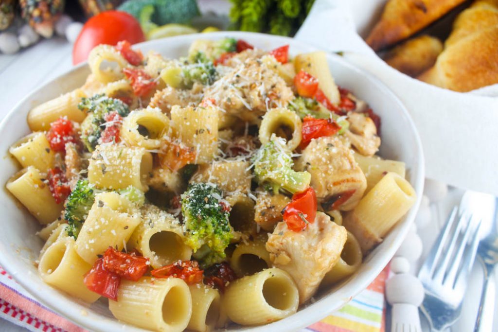 Copycat Cheesecake Factory Chicken Broccoli Pasta