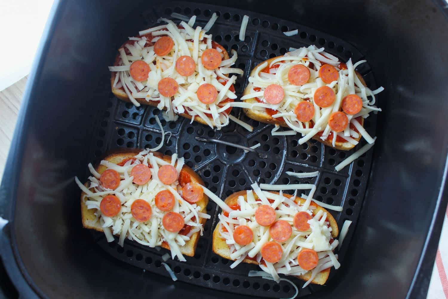 Texas Toast Pizza in the Air Fryer The Food Hussy