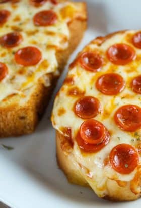 Texas Toast Pizza in the Air Fryer