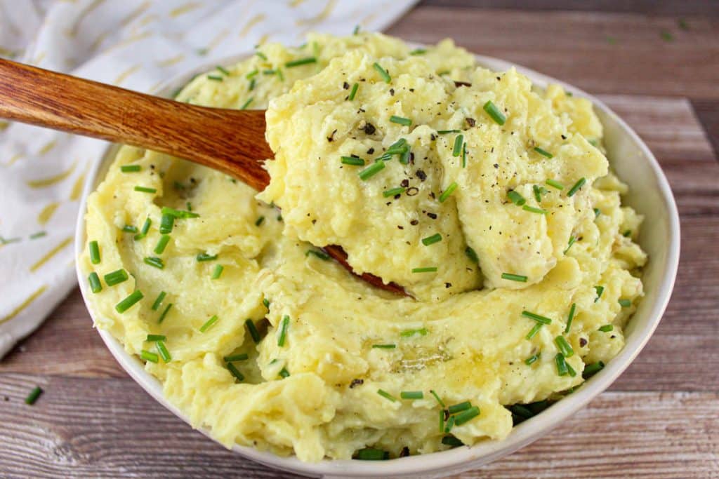 Roasted Garlic Mashed Potatoes with Cottage Cheese