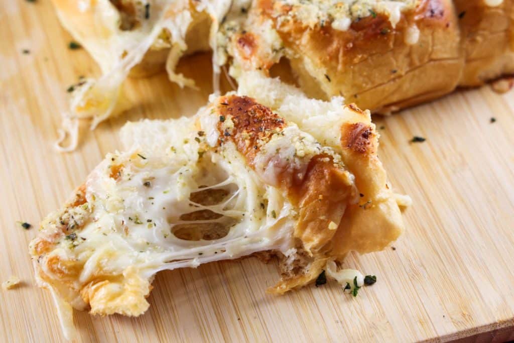 Hawaiian Roll Garlic Bread with Cheese