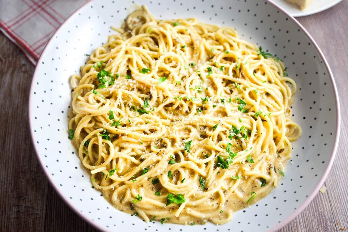 Olive Garden Garlic Herb Sauce Recipe: Easy Homemade Guide