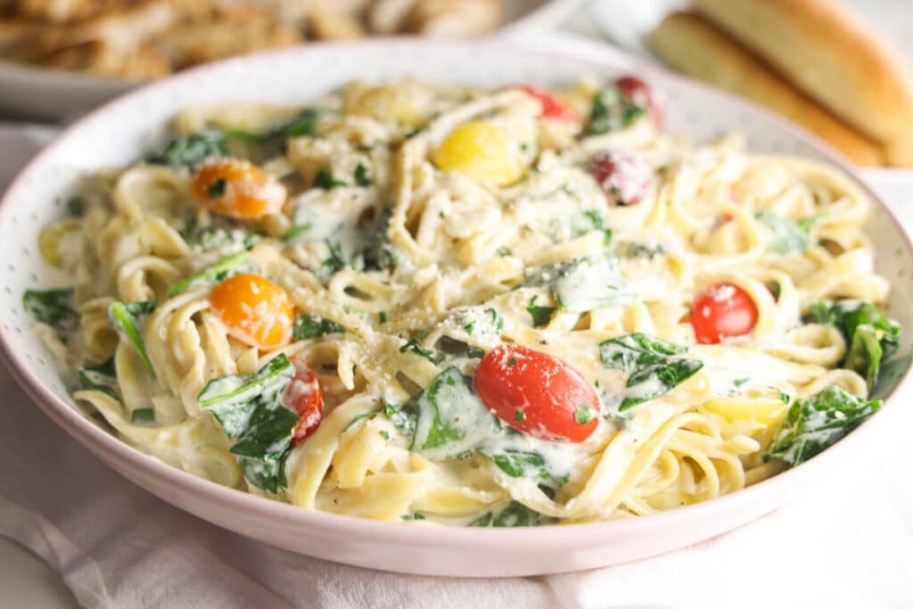 Olive Garden Creamy Garlic Fettuccine