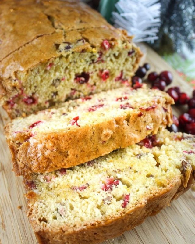 Ocean Spray Cranberry Nut Bread is a holiday favorite! It’s an easy-to-make quick bread. Just baking it makes the whole house smell like Christmas is on its way! This quick bread doesn’t take much work – it’s pretty much throw it all together – mix it and bake! I love the hint of orange from the orange zest and orange juice – but I don’t want to give all the goodness away just yet! #cranberry #bread #holiday #baking #recipes #recipesforyou