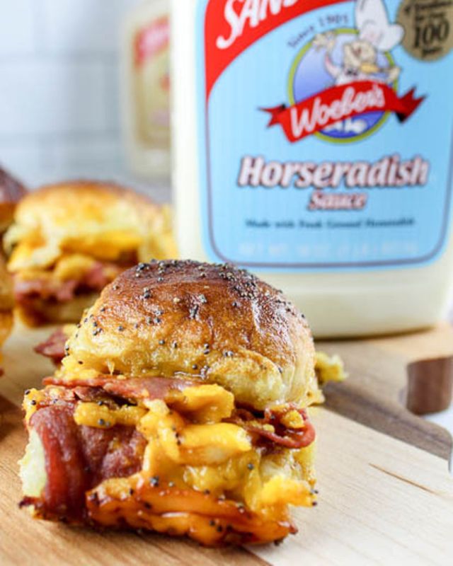 Beef and Cheddar Sliders are the perfect addition to any game day appetizer spread or are a great weeknight dinner any time. Soft Hawaiian rolls loaded up with sliced roast beef, sharp cheddar cheese and a yummy sauce. So good! #beef #sliders #appetizers #partyfood #easyrecipes #comfortfood #foodofig #foodie #recipeshare