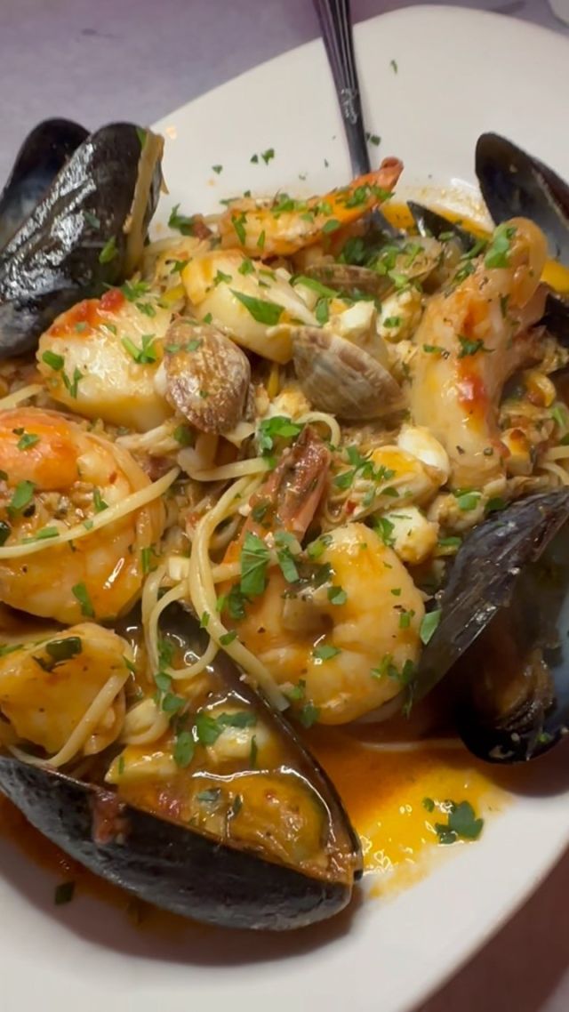 I literally had the BEST ITALIAN MEAL OF MY LIFE  last week!!! Where? Tuscany in Destin FL! Decadence at every turn - the owners are from Italy and it shows!!!!

- Meatballs - order two side orders as your app - you won’t be sorry! 
- Lasagna Al Forno - delicious of course 
-Gamberi Veneziana - jumbo gulf shrimp, scallops, cream, white wine - WOOOOOW
- Linguine Pescatore - clams, mussels, shrimp, scallops, red fish, crab, garlic, garlic, garlic, red wine tomato sauce - HOLY SHIT MOMENT - by far the best fish I’ve had in ten years! 

If you’re in #destin - do not miss out on @tuscanyitalianbistro!!!!! #destinflorida #destinfoodie #visitflorida #floridalife #floridadining #destinfwb #destinfl