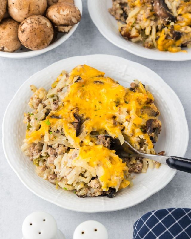 Hamburger Hashbrown Casserole is a super easy meal loaded with hashbrowns, hamburger, mushrooms and cheese! ➡️ ➡️ Comment RECIPE and I'll DM you the info!

The whole family will be full and you'll have leftovers that are almost better than night one! 
#casserole #weeknightmeal #recipe #hamburger