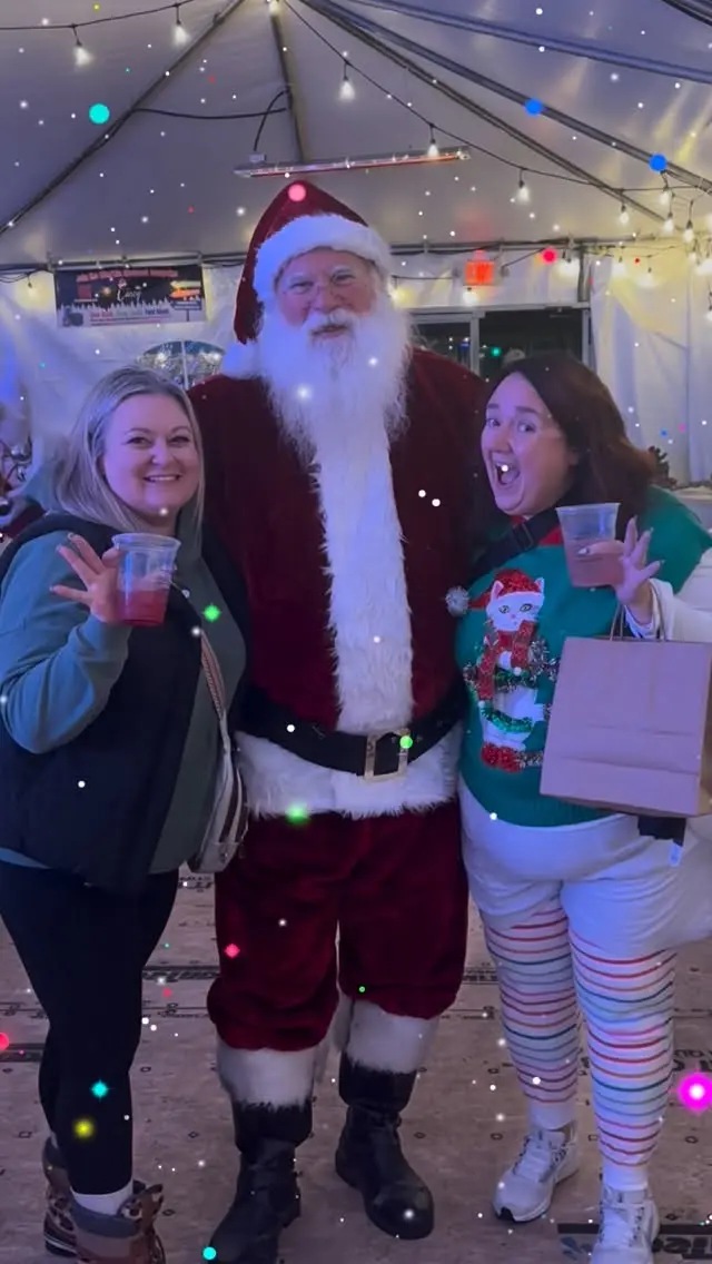 Servatii Cincinnati Christkindlmarkt is back at the riverfront, bringing European-style holiday charm — twinkling lights, cozy igloos, sparkling cocktails, festive bites, and winter cheer stretching from the Moerlein Lager House to Carol Ann’s Carousel. ✨ @cincinnatichristkindlmarkt

Stroll beneath glowing lights, discover handcrafted gifts, enjoy live holiday entertainment, sip something warm, and soak in the magic. With heated igloos, artisan vendors, nostalgic carousel rides, and cheerful surprises at every turn, it’s a holiday tradition meant to be shared.

Experience highlights:

Heated igloos

Live entertainment in the expanded Fest Tent (with LED screen!)

Festive characters & Santa’s Mailbox

✨ New interactive light display, play area & experience

Holiday Beer Extravaganza

Holiday karaoke nights

Seasonal treats & festive drinks

Charming vendor chalets

Carousel rides + the Holiday Train (select weekends)

Event Details:

Nov 22 – Dec 28, 2025

Thurs–Sun + special holiday hours

️ Free admission

Smale Riverfront Park — Moerlein Lager House → Carol Ann’s Carousel

Full schedule & igloo reservations: cincinnatichristkindlmarkt.com

#cincinnati #christkindlmarkt #holidaymarket 
@everythingcincy