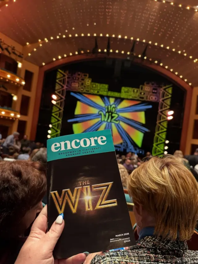 Such a good time at @aronoffcenter as always! Don’t miss @thewizbway only running for a couple of weeks! Amazing singing and a must see if you love #thewizardofoz