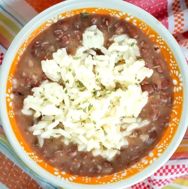 Popeyes Red Beans and Rice, still one of my most requested recipes ever. Comment RECIPE and I'll DM you!

#popeyes #redbeansandrice #foodhussy

https://www.thefoodhussy.com/copycat-popeyes-red-beans-rice/