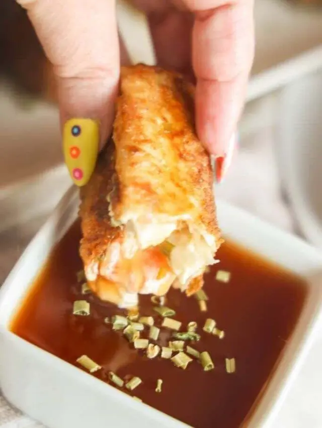 Crab Rangoon Egg Rolls, creamy, crunchy, crave-worthy. Comment RECIPE and I'll DM you!

#craboangoon #appetizer #foodhussy

https://www.thefoodhussy.com/crab-rangoon-egg-rolls/